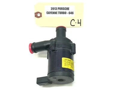 Bomba de agua secundaria auxiliar Porsche Cayenne 2011-2018 OEM. Foto 1 de 4