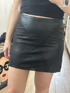 KIVARI Black Leather Skirt Size 10 ~ Super Soft Genuine Leather Mini As New - Picture 1 of 7