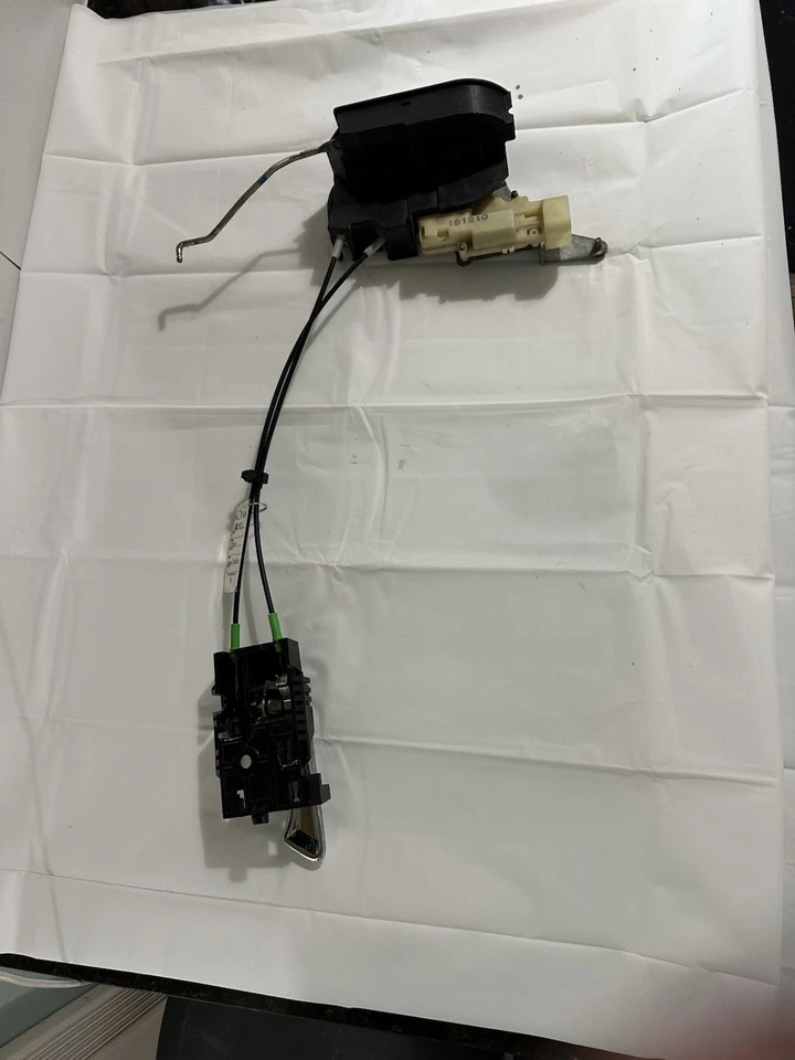 Pestillo de puerta trasera izquierda GMC Canyon 2014-2012  Foto 1 de 2