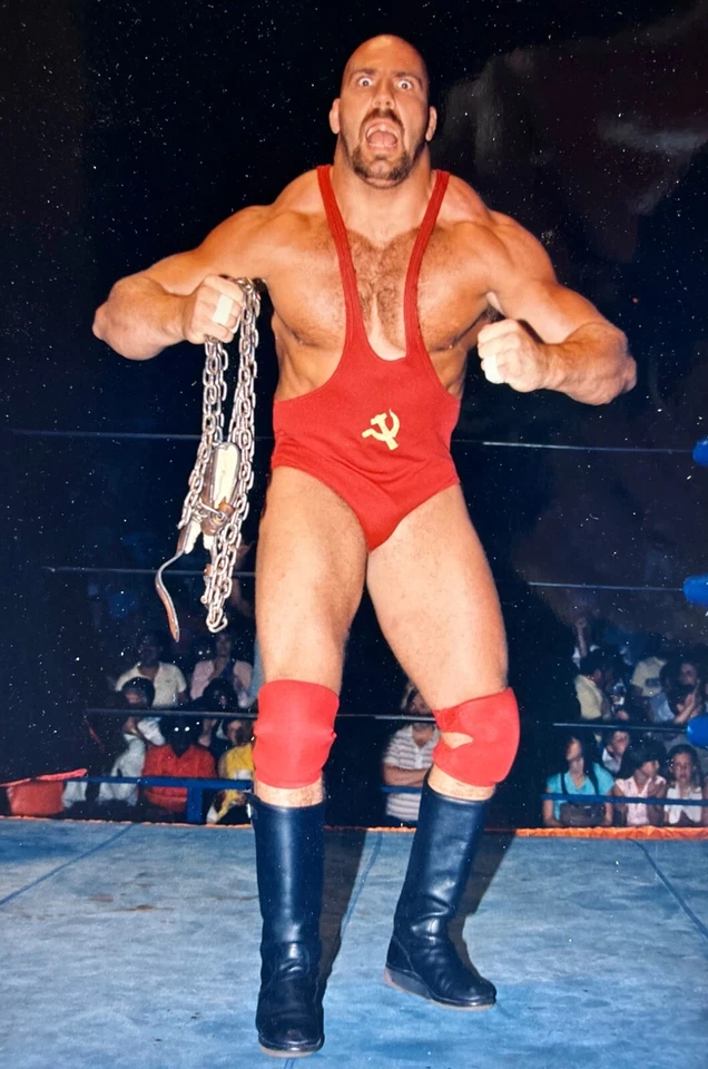 FOTOS DE LUCHA LIBRE PROFESIONAL VINTAGE AÑOS 80 NIKITA KOLOFF POSE EN RING - NUEVAS Foto 1 de 1