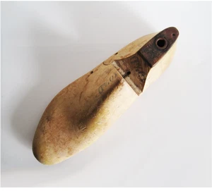 VTG cobbler's vintage men's shoe form light wood form. vintage home decor.  - Picture 1 of 5