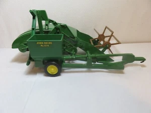 Ertl John Deere 1:16 scale diecast 12A model 5601-9004 combine USA stamped - Picture 1 of 12