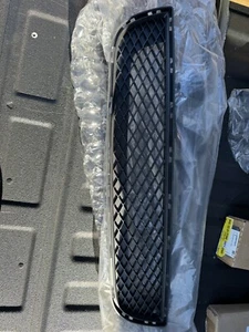 New 2012 - 2017 Buick Verano 2.4L Lower Center Bumper Grille OEM 22824481 - Picture 1 of 3