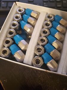 Swagelok SS-400-2-2. 1/4 TUBE x 1/8 NPT SS Male Elbow 90* Connector LOT OF 25