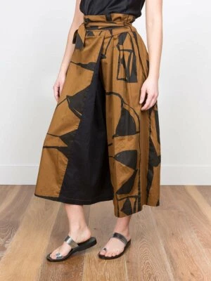 Calça cropped Black Crane pequena origami culotte cintura amarrada estampa B tamanho vários - Imagem 1 de 4