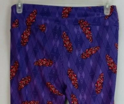 Nova Leggings LuLaRoe Alta e Curvilínea Roxa com Lindo Design de Penas Rosa - Imagem 1 de 4