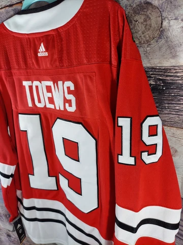 NEW Jonathon Toews NHL Chicago Blackhawks Mens Red 2017 Authentic Hockey Jersey Cover