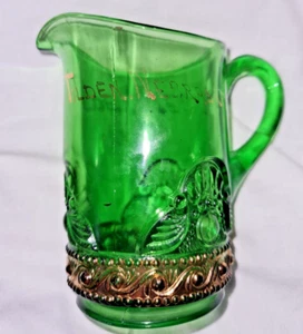 "Brocca in vetro verde smeraldo souvenir - souvenir di Tilden Nebraska 3,5" - Foto 1 di 5