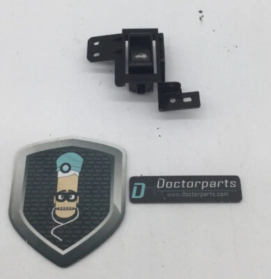 Infiniti M35 2006-2010 sedán tracción trasera maletero interruptor de liberación abridor de botones usado OEM Foto 1 de 4