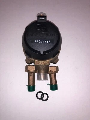 Badger 5/8x1/2 M25 Brass Water Meter With Couplings - Image 1 of 2