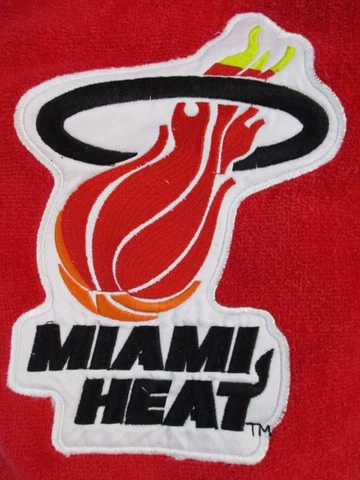 Jay Franco Miami Heat Red Towel Wash Cloth Embellished Set NWOT Bin W Cover