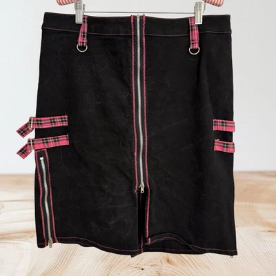 Falda Tripp NYC Negra Talla 14 Gótica Grunge Badass Cremallera Frontal Hebilla Correas a Cuadros Foto 1 de 4