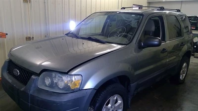 Used Front Right Exterior Door Handle fits: 2005 Ford Escape door handle assembl - Image 1 of 4