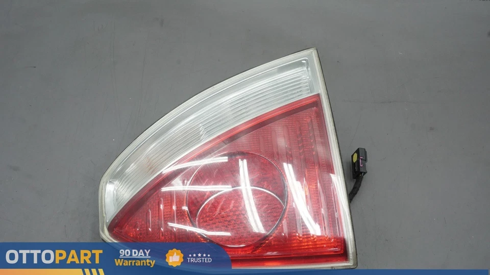 Lámpara de luz trasera izquierda del lado del conductor Maserati Quattroporte M139 2003-2008 OEM Foto 1 de 4