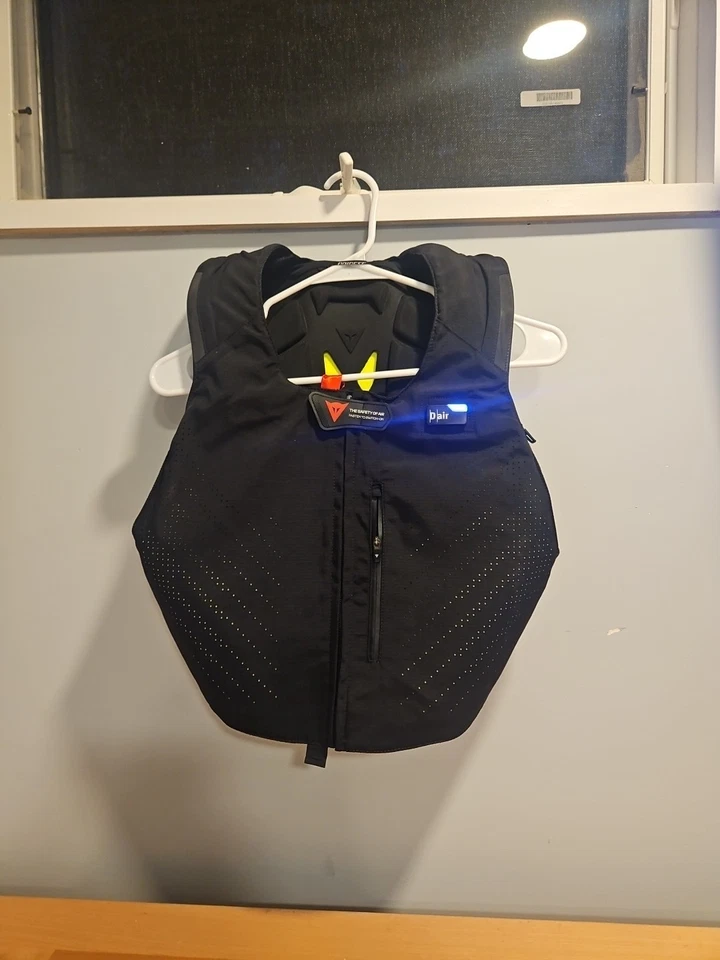 Dainese SMART AIR - COLETE DE MOTOCICLETA Tamanho M/L Nova versão - Imagem 1 de 3