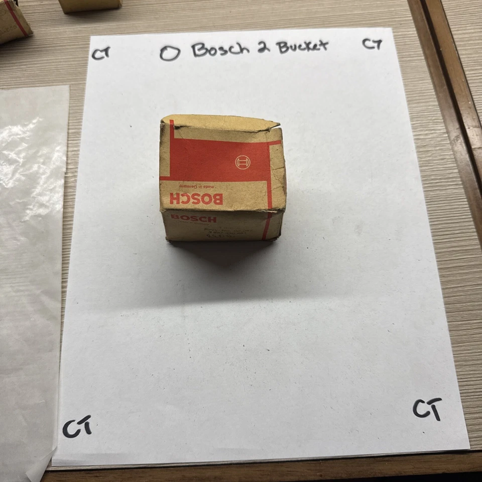 Condensador de ignição Bosch, compatível com Mercedes Benz 230 74-77 - Imagem 1 de 2