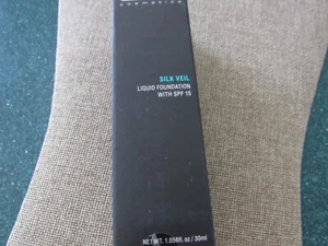 NUOVO fondotinta liquido LiSi Cosmetics velo di seta #106 con SPF 15 sigillato, 30 ml - Foto 1 di 3