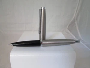 Parker 45 Flighter. Acero inoxidable satinado. Años 80. Carga aerométrica. UK - Imagen 1 de 7