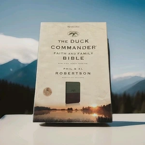 NKJV Duck Commander Faith & Family Bible Leathersoft Green/Brown Phil Robertson - Picture 1 of 10