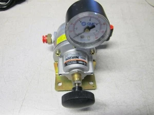Regulador de precisión SMC NIR201-N02 0,7-60 PSI 1/4" NPT - Imagen 1 de 5