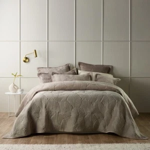 Bianca Kairo Coverlet Set Champagne - Picture 1 of 4