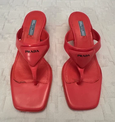 Sandalias Prada Color Salmón Cuero Logo Plaga Gatito-Tacón Tanga Mules EU37 US7 Foto 1 de 4
