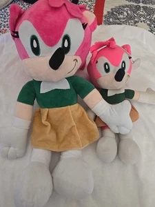 2 Amy Rose Sega Sonic The Hedgehog Plüschtiere ein Fensterhalter - Bild 1 von 4