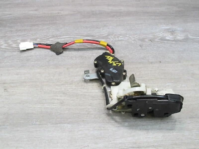 Atuador de trava de porta traseira esquerda 98-00 LEXUS UCF20L LS400 FABRICANTE DE EQUIPAMENTO ORIGINAL - Imagem 1 de 4