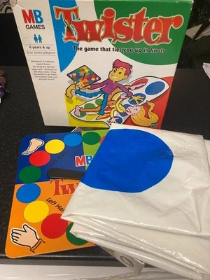 MB GAMES TWISTER GOOD CONDITION 1999 - Image 1 of 2