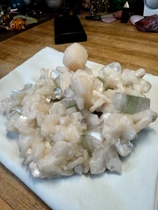 Grüner Apophyllit Kristall Mineral Edelstein mit Stilbit Geode Präparat 504 - Bild 1 von 15