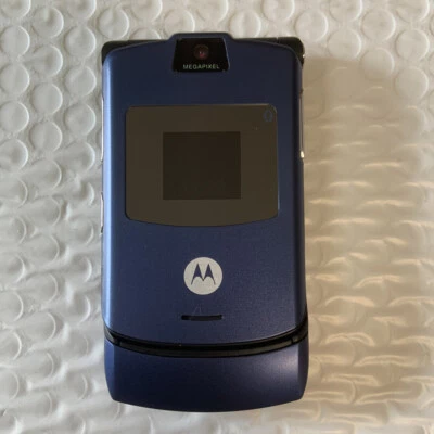 Original Motorola RAZR V3 Unlocked Flip GSM Bluetooth Loudspeaker Mobile Phone - Image 1 of 4