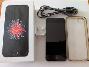 Apple iPhone SE - 128 Go - Gris Sidéral (Désimlocké) (CA) - Photo 1 sur 8