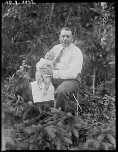 Plaque verre photo ancienne négatif noir et blanc 9x12 cm homme bébé portrait - Photo 1 sur 2