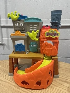 2018 Fisher Price Imaginext Scooby Doo Haunted Ghost Town Playset NO ACESSORIES - Picture 1 of 6