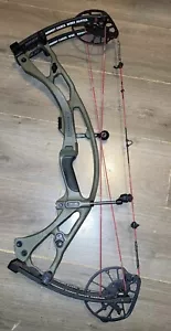 HOYT RX8 BOW right hand 29" 70lbs - Picture 1 of 3
