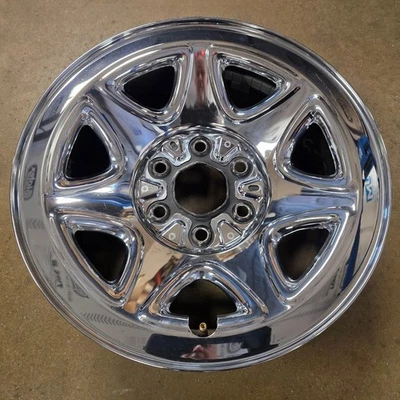 RUEDA/LLANTA DE ACERO REVESTIDO CROMADO 17" CHEVY SILVERADO 1500, GMC FÁBRICA OEM 5655 #2 Foto 1 de 3
