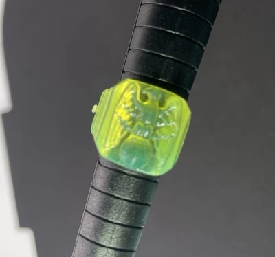 Anillo de plástico verde neón Foto 1 de 4