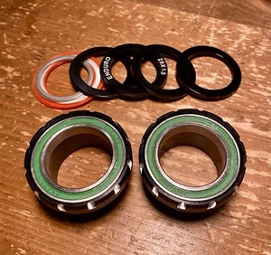 Enduro Italian Bottom Bracket | DUB | Stainless Steel Angular Contact Bearings - Picture 1 of 7