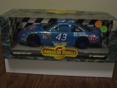 ERTL AMERICAN MUSCLE ESCALA 1/18 DIECAST NASCAR RICHARD PETTY STP 25 ANIVERSARIO Foto 1 de 2