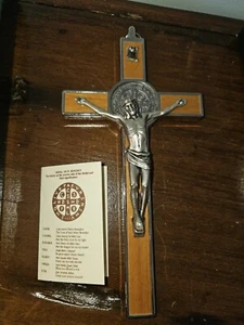 Medaglia Crocifisso Croce Protezione San Benedetto Tono Argento Italia con Scatola e Card - Foto 1 di 18
