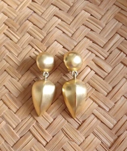 VTG GIVENCHY Paris New York Matte Gold Tone Teardrop Dangle Clip On Earrings - Picture 1 of 8