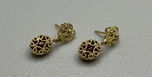 Preciosos aretes colgantes finos de filigrana ornamentados de oro amarillo macizo y rubí de .750 de 18 quilates - Imagen 1 de 6