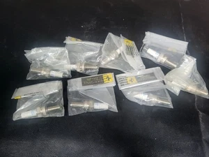 (8) NGK Spark Plug - Platinum | MR8AP8HJS - Foto 1 di 4