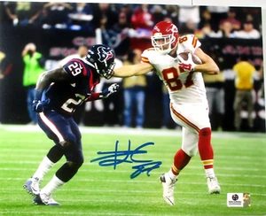 Travis Kelce / Autographed 8 x 10 Kansas City Chiefs Game Action Photo / COA - Picture 1 of 5