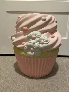 Valentine’s Day Pastel Pink cupcake with flowers food stool Tik Tok Viral - Picture 1 of 10