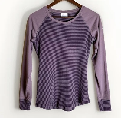 Top Columbia Para Mujer Talla Mediana Manga Larga Térmico Waffle BlackBerry Exterior Foto 1 de 4