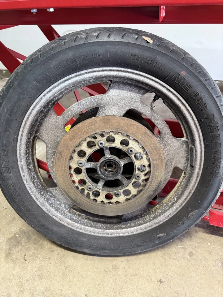 Yamaha Vmax 1200 1988 rueda delantera Foto 1 de 4