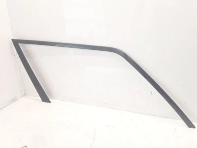 Mercedes-Benz S124 E250 83kW 1995 Rear right side window glass surround trim - Image 1 of 4