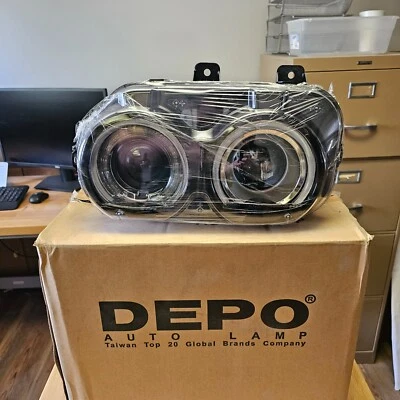 Nuevo faro de pasajero HID Dodge Challenger 2015-20 334-1141R-ASH2, CH2503272 Foto 1 de 4