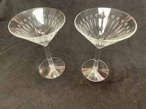 Martini glasses set of 2 - etched designs - Picture 1 of 4